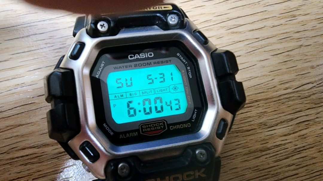 빈티지 카시오 지샥 DW-8300 건담 (베젤 열화) 이미지