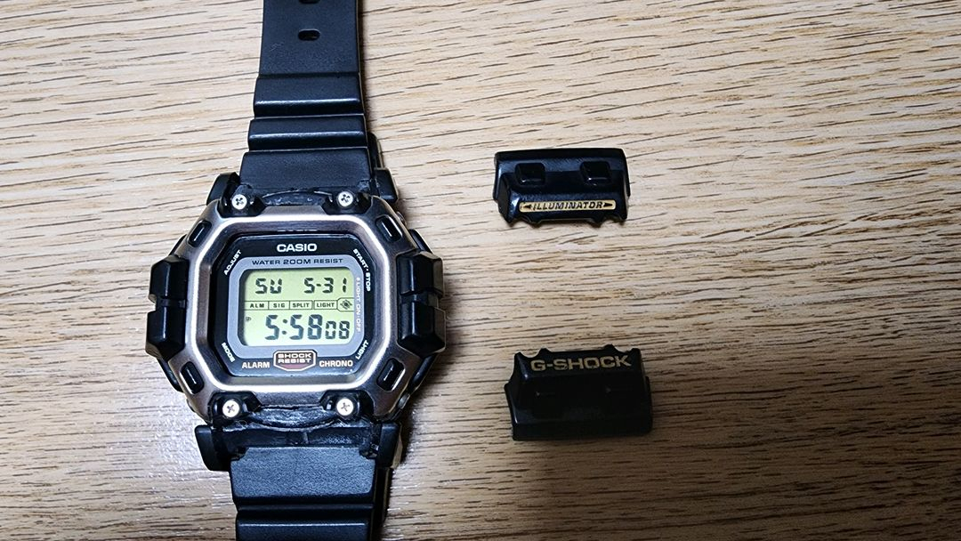 빈티지 카시오 지샥 DW-8300 건담 (베젤 열화) 이미지