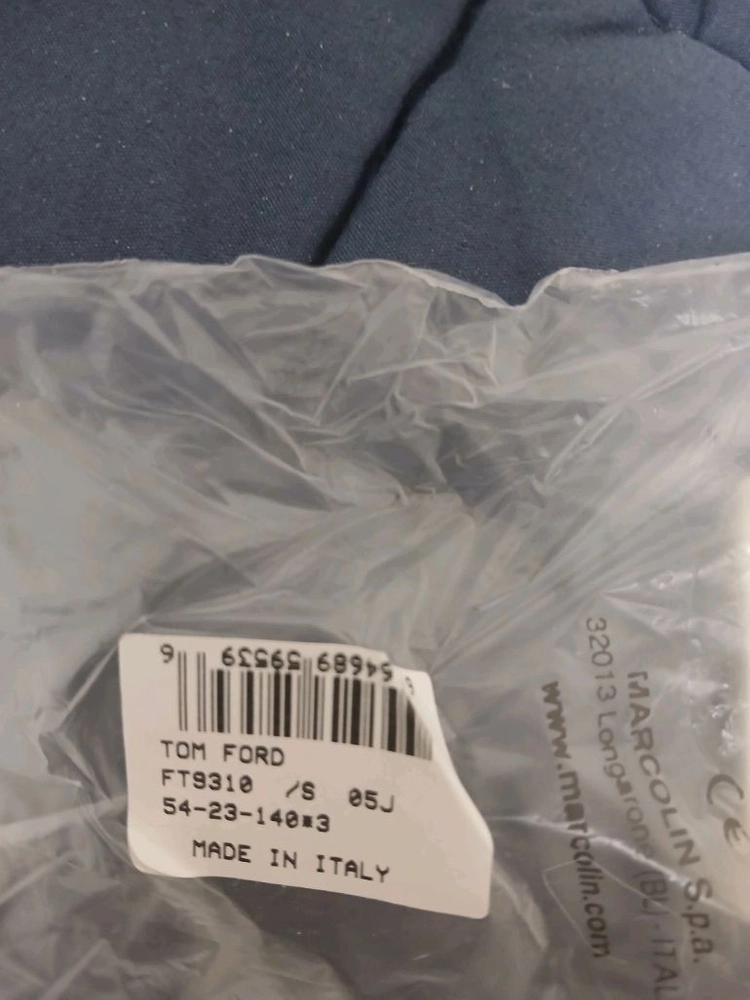 톰포드 선글라스 이미지