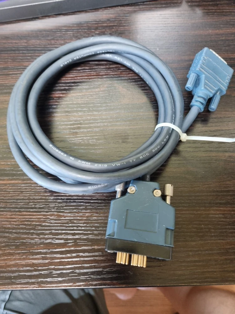CAB-SS-V35MT - Cisco 호환 V.35 케이블, DTE Male to Smart Serial, 10피트 이미지