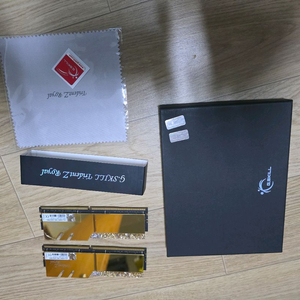 지스킬 DDR4 3200 14D TridentZ Royal 16GX2 32GB 이미지