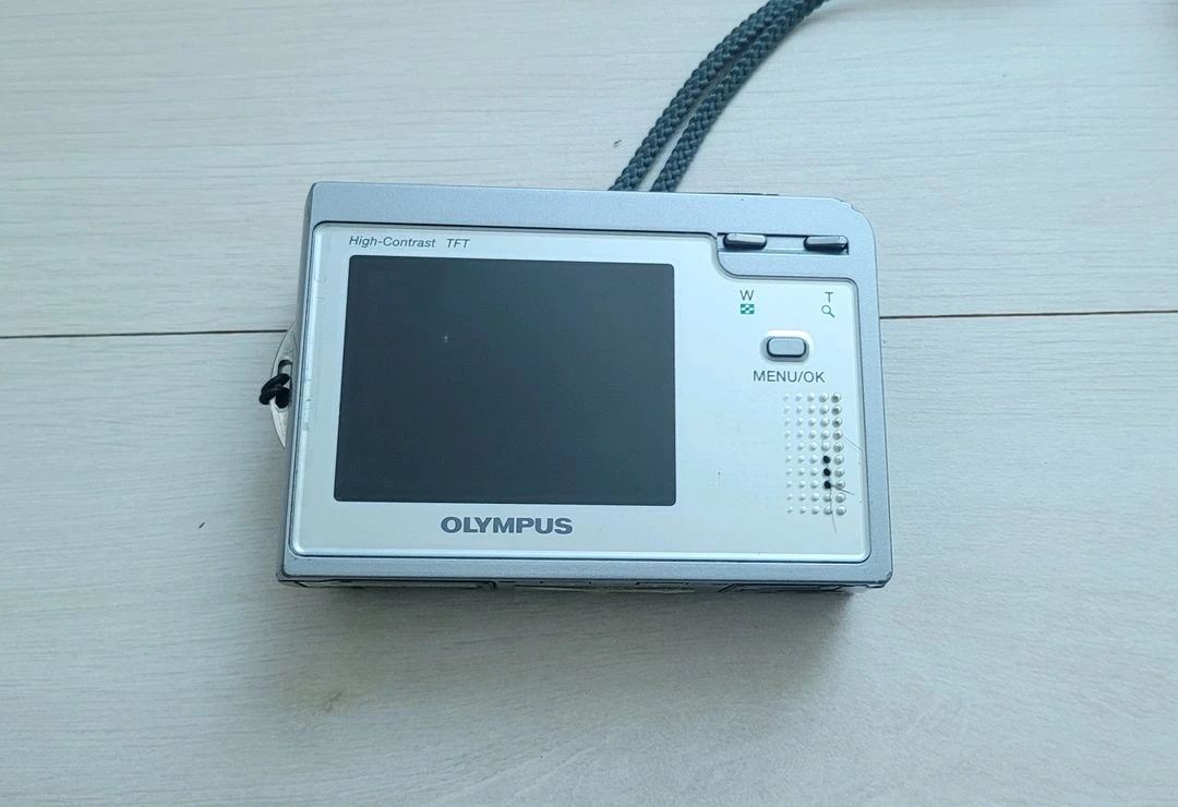올림푸스 AZ-1 디지털카메라 이미지