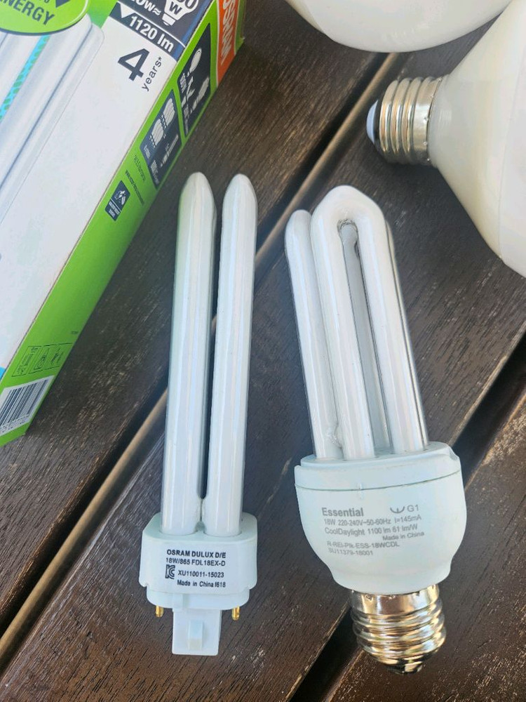 [새상품] 오스람 OSRAM DULUX D/E 18W 형광등 2개 와 미사용제품 7개 모두포함 이미지