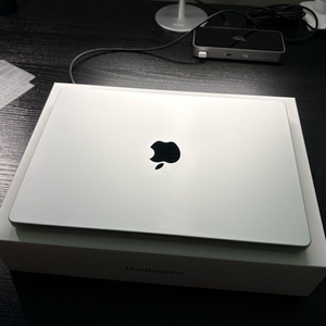 애플 m5pro 맥북프로 14인치 24gb 1tb ssd 맥북 이미지