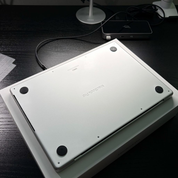 애플 m5pro 맥북프로 14인치 24gb 1tb ssd 맥북 이미지