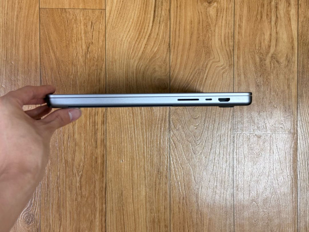 맥북프로 16인치 M1 Max 64GB/1TB/32코어 GPU 이미지