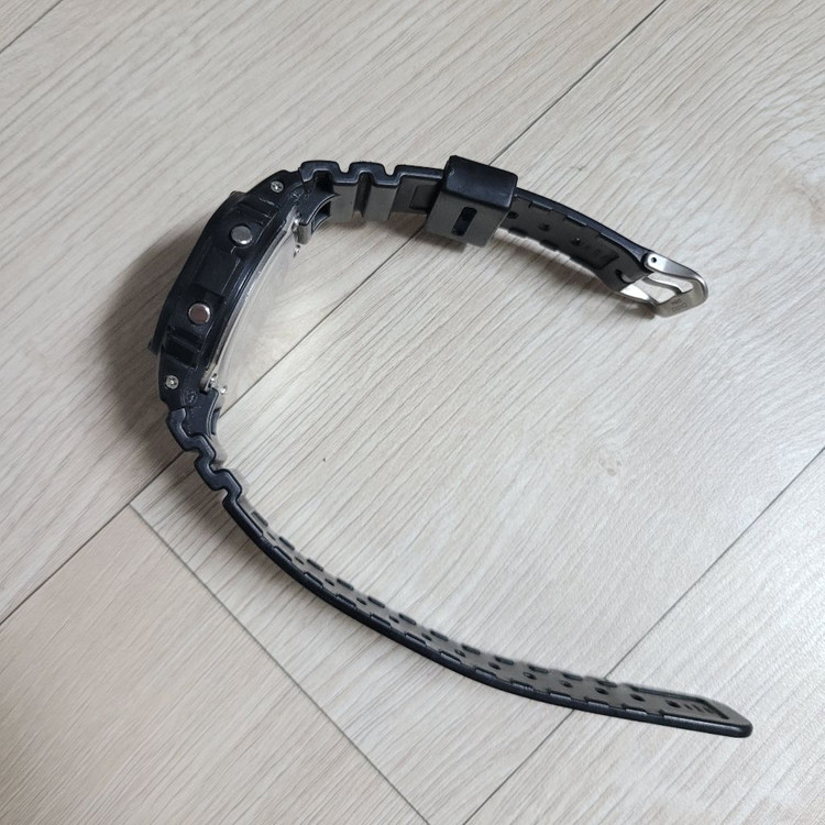 정품 카시오 지샥 G-SHOCK DW-5600BB 이미지
