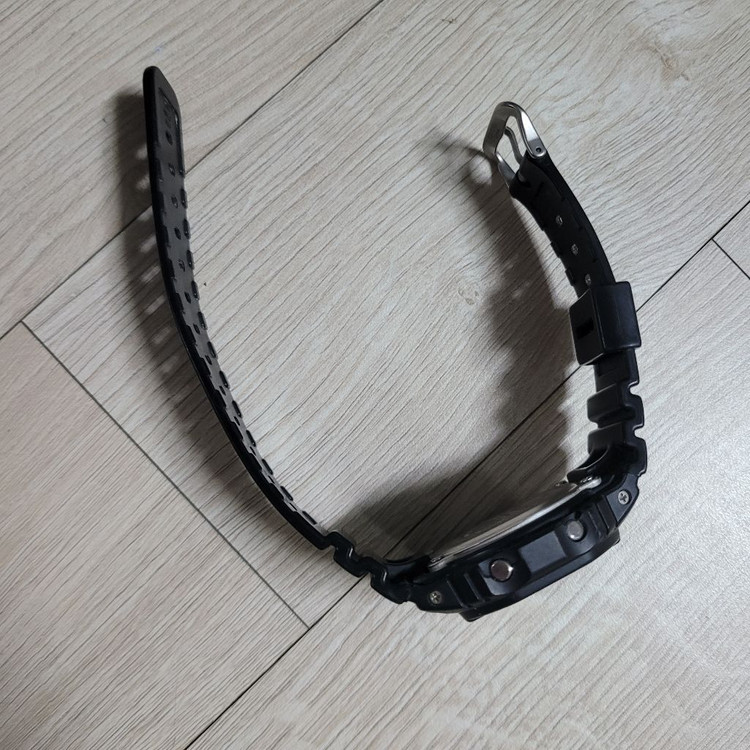정품 카시오 지샥 G-SHOCK DW-5600BB 이미지