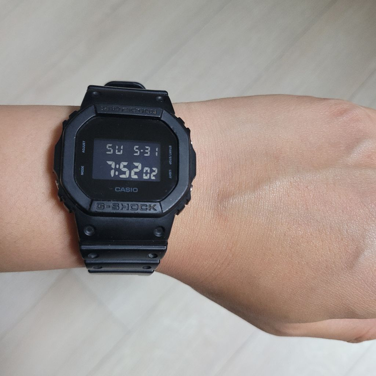 정품 카시오 지샥 G-SHOCK DW-5600BB 이미지