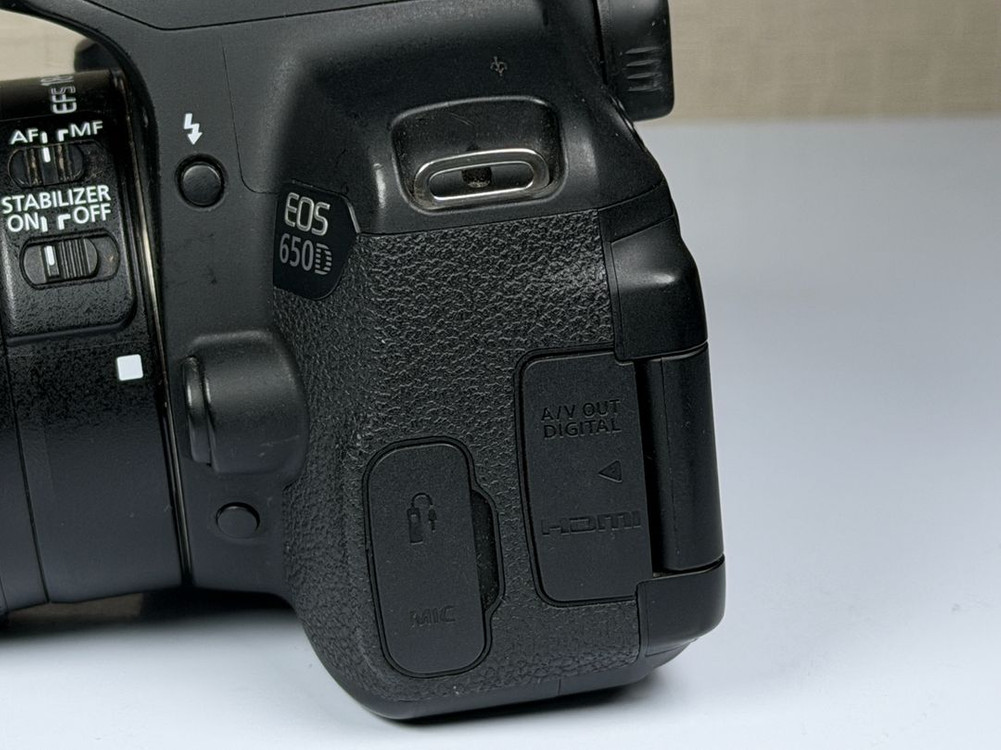 캐논 EOS 650D DSLR 카메라 이미지