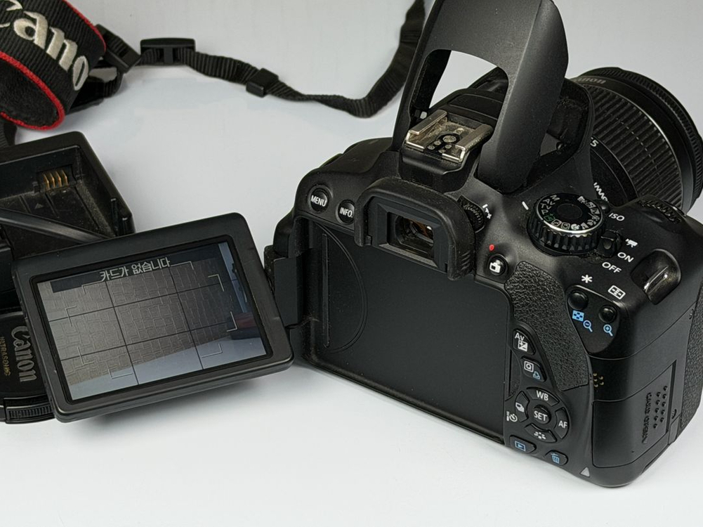 캐논 EOS 650D DSLR 카메라 이미지