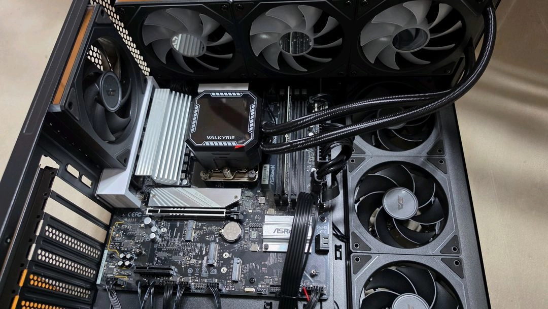 라이젠 7800x3d rtx5070 컴퓨터 본체 이미지