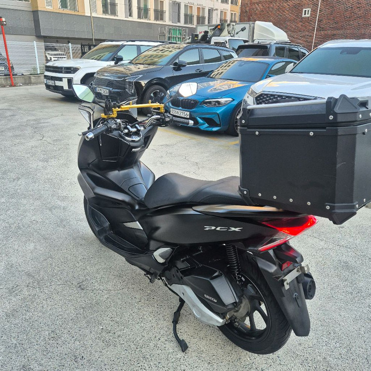혼다 PCX125 더뉴19년식 윈드스크린 GIVI 장착배달세팅 정비 이미지