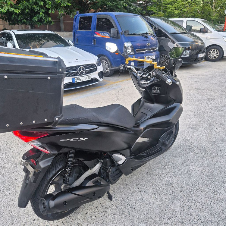 혼다 PCX125 더뉴19년식 윈드스크린 GIVI 장착배달세팅 정비 이미지