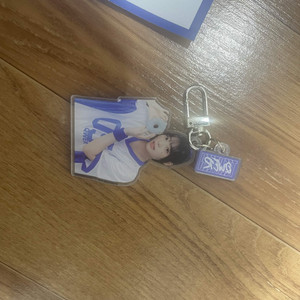 qwer하나은행 키링 히나랑 바꾸실분구해여.. 이미지