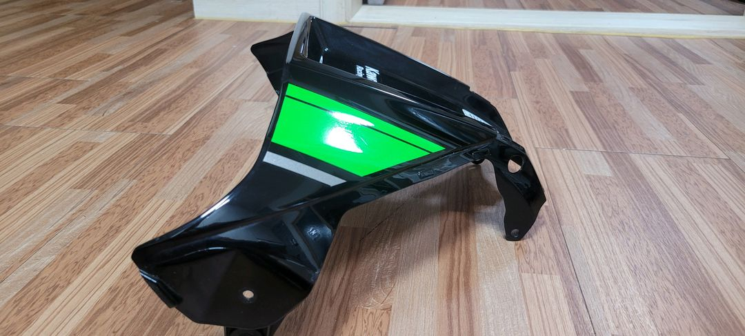 2017 zx10r 프론트 탱크커버 순정품 이미지
