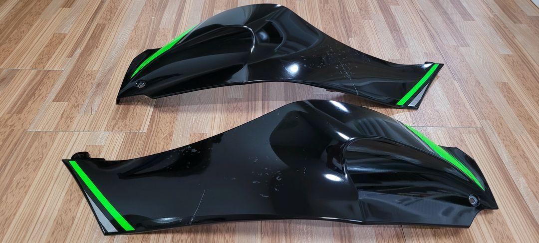 2017년식 zx10r 사이드 탱크 페어링 순정, 수리용 이미지