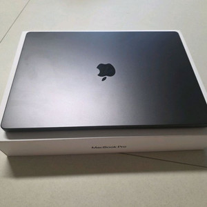 맥북 프로 16인치 M4 Max 48gb 2tb스블 팝니다 이미지