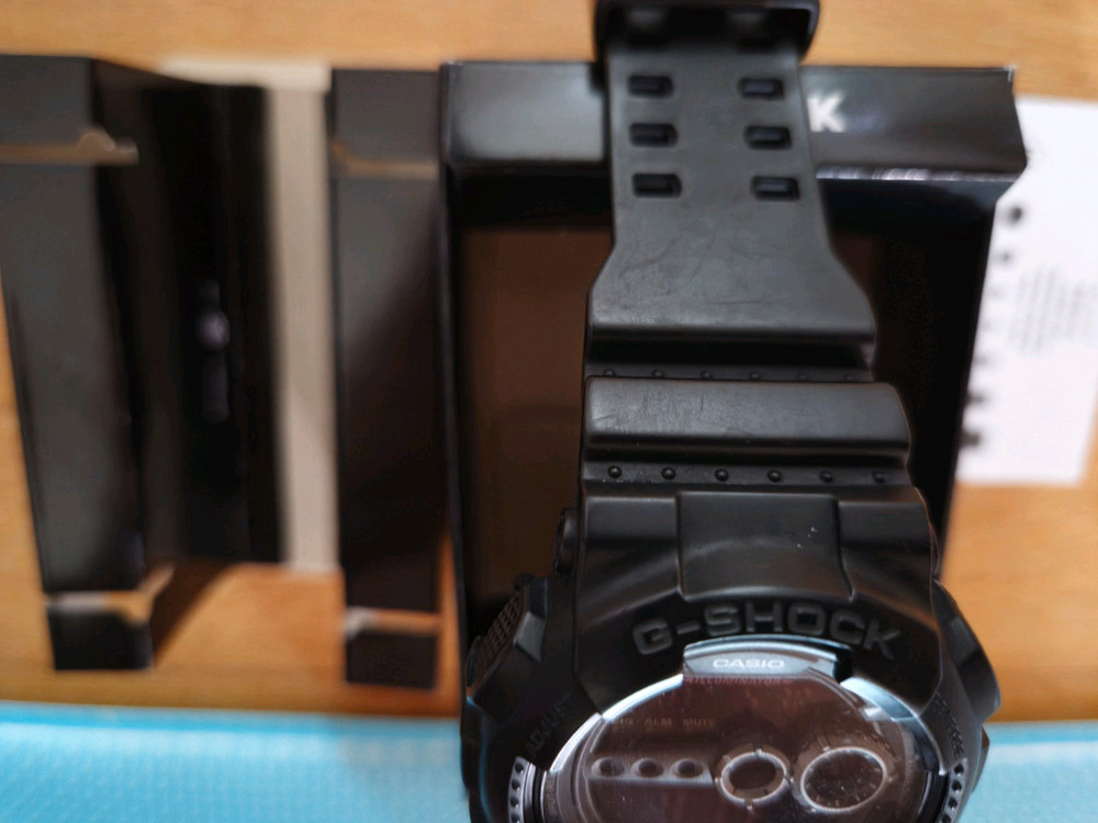 카시오 지샥 G-SHOCK GD1001BDR 시계 이미지