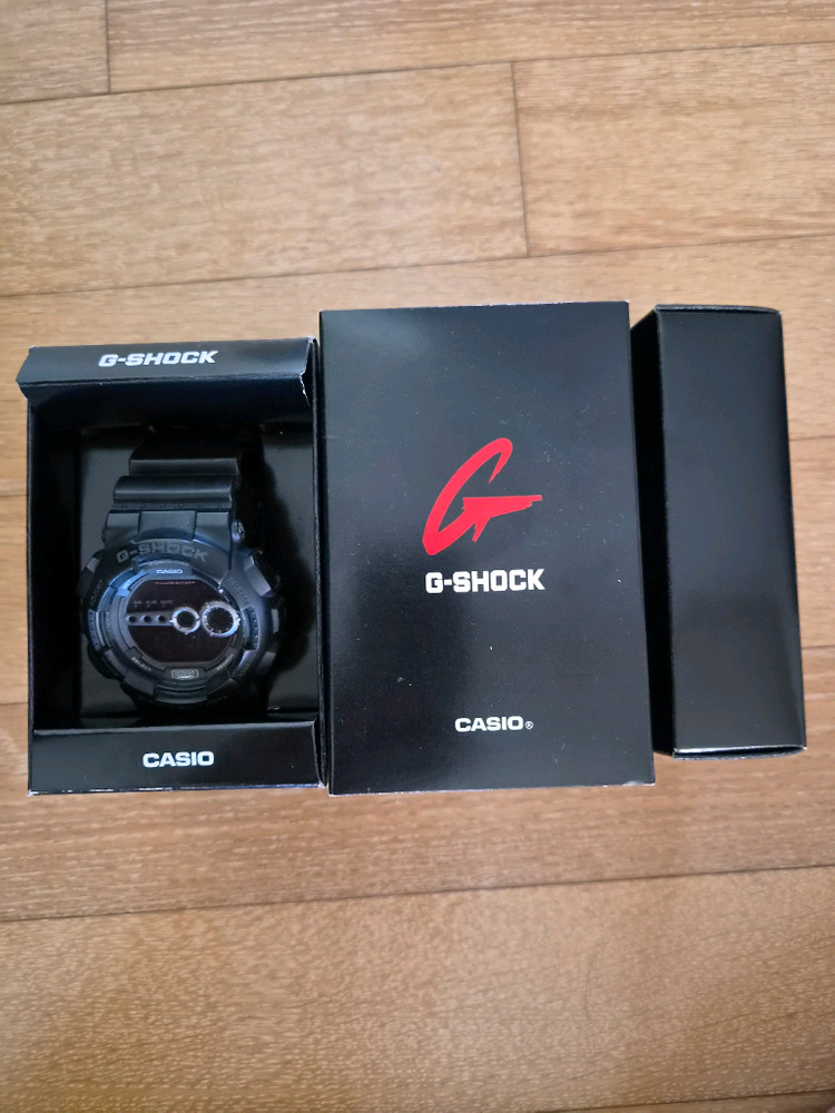 카시오 지샥 G-SHOCK GD1001BDR 시계 이미지