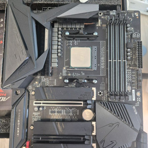 긱바 B550 AORUS MASTER + 5700x + 윈도우 11 정품키 보드셋 이미지