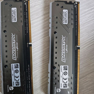 마이크론 Crucial Ballistix DDR4 메모리 16GB (8GB 2개) 판매해요 이미지