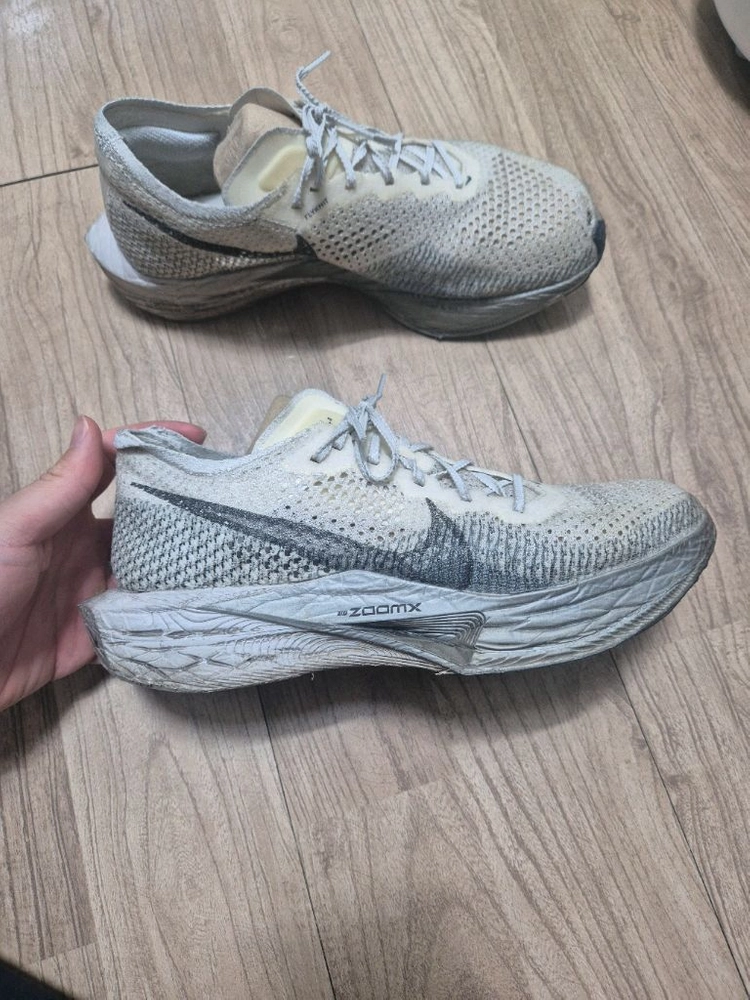 정품 나이키 런닝화 베이퍼플라이3 275 이미지