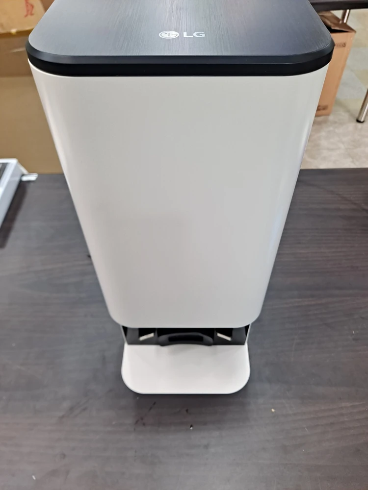 [로봇청소기] LG 코드제로 R5 로봇청소기 풀구성 자동먼지비움 물걸레 이미지