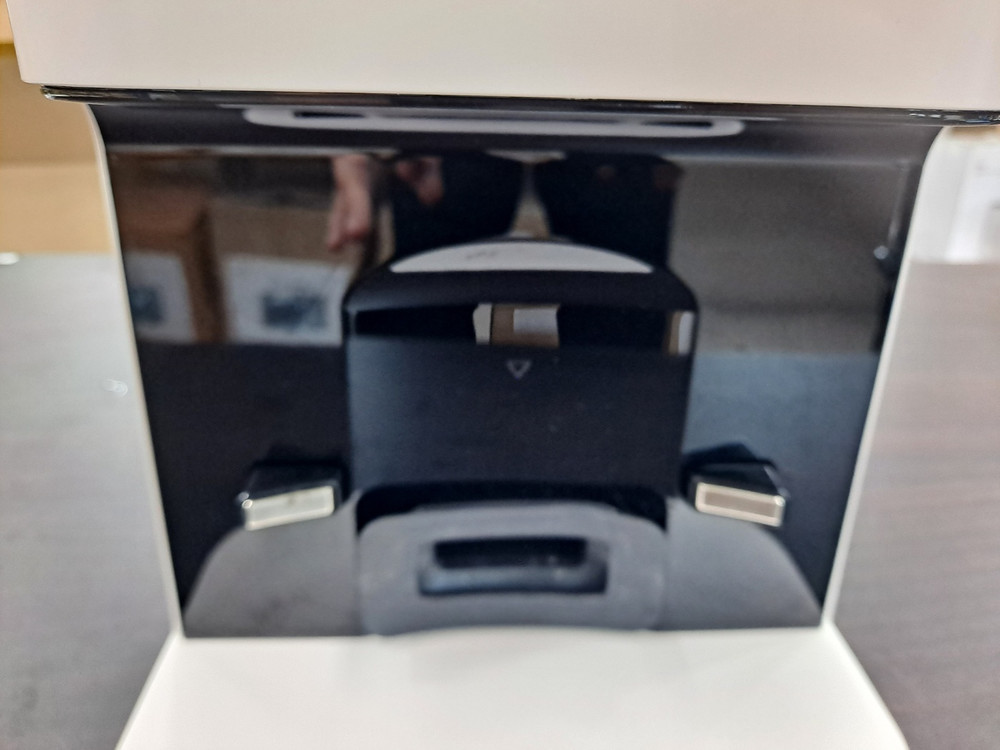 [로봇청소기] LG 코드제로 R5 로봇청소기 풀구성 자동먼지비움 물걸레 이미지