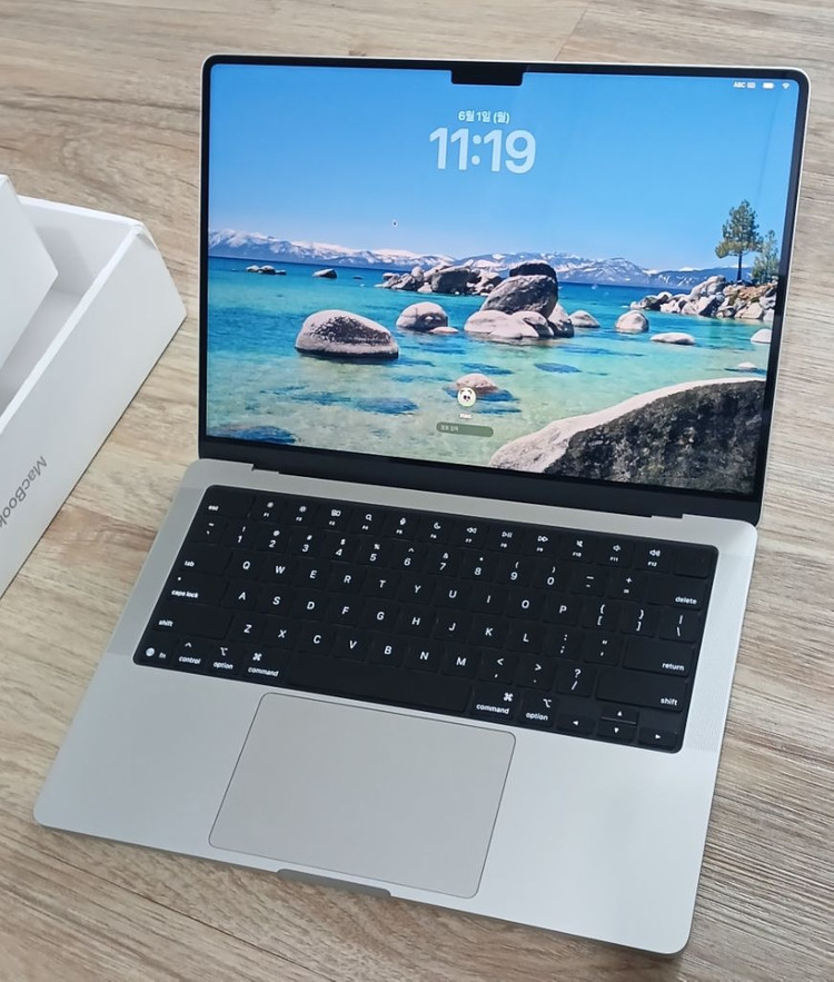 맥북프로14 m5 24기가램 1tb 안전거래가능 이미지