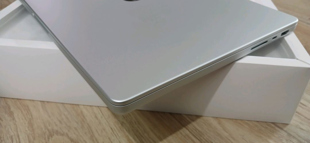 맥북프로14 m5 24기가램 1tb 안전거래가능 이미지