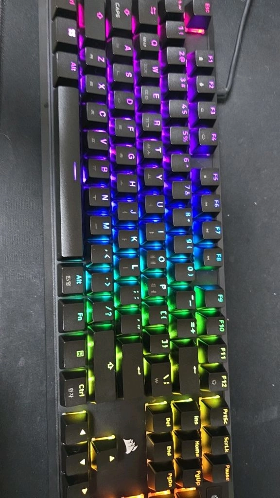 커세어 K70 RGB CORE 풀배열 키보드 이미지