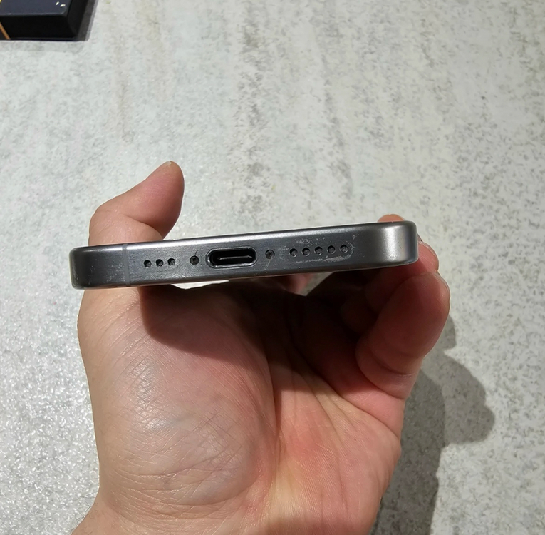 아이폰 15 프로 128GB 실버 이미지