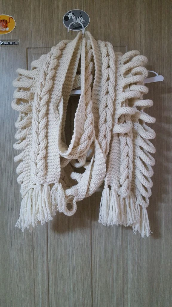 손뜨게 숄 머플러 이미지