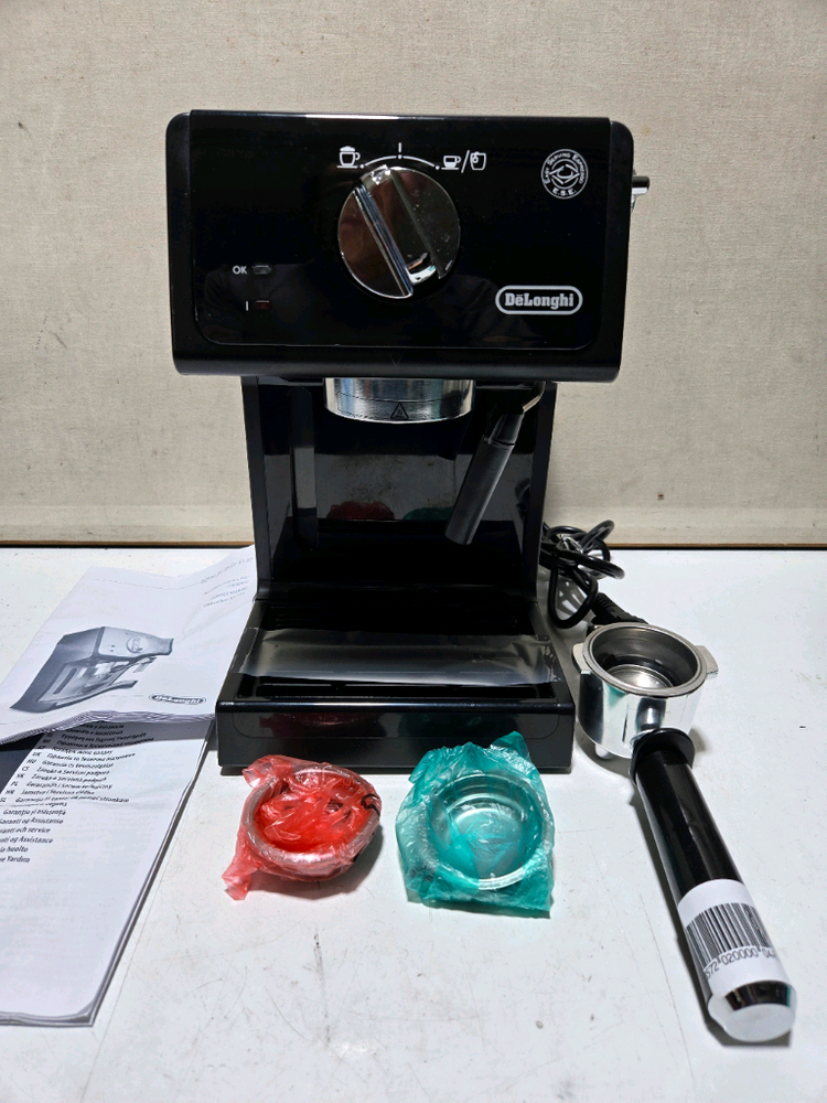 드롱기(DeLonghi) ECP31.21 반자동 에스프레소 커피 머신 블랙 모델 이미지