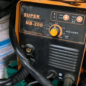 SUPER NB-200 논가스 용접기 이미지