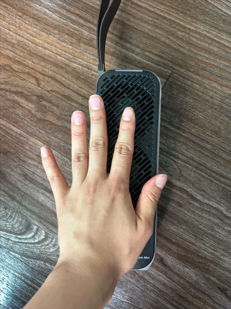 LG퓨리케어 휴대용 미니공기청정기 이미지