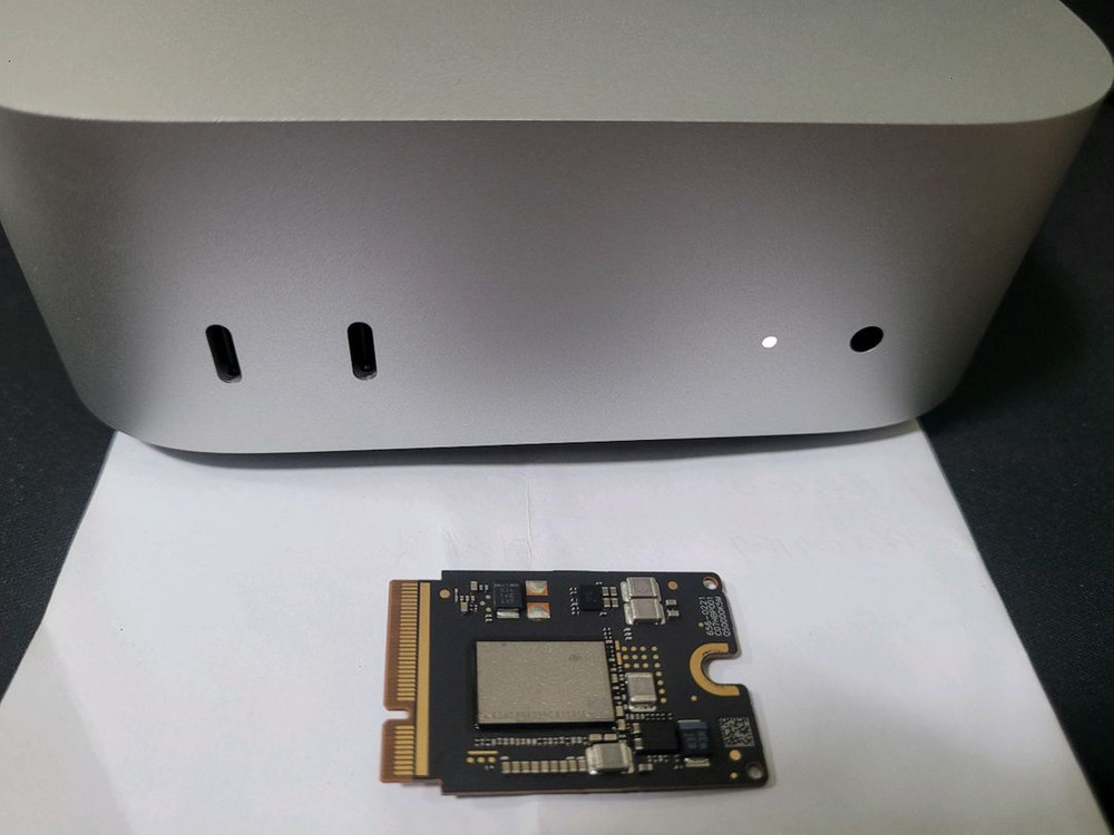 맥미니 m4 16GB 2TB 이미지