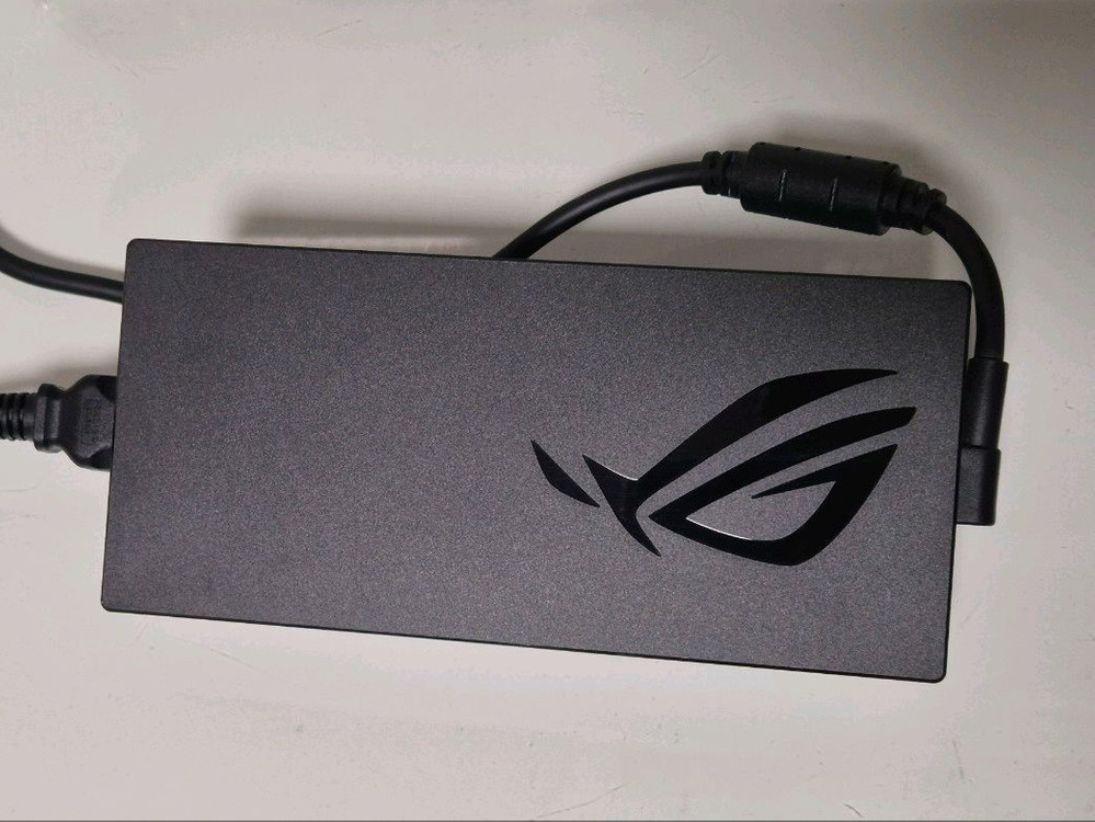 ASUS SCAR 16 4090 게이밍 노트북 이미지