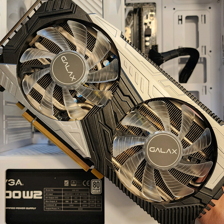 (S급)라이젠5-3600+RTX2060슈퍼+램16GB+m.2 256GB 게임용 화이트 컴퓨터본체 이미지