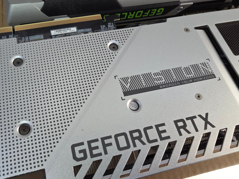 RTX 3070 Ti 화이트 불량 제품 택배비포함 빠르게 처분 이미지