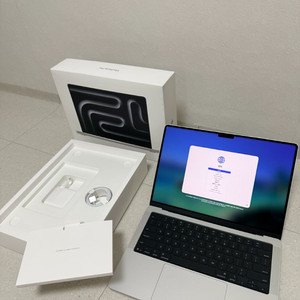 맥북 프로 14 m5 16 / 1tb 실버 안전결제 가능 이미지