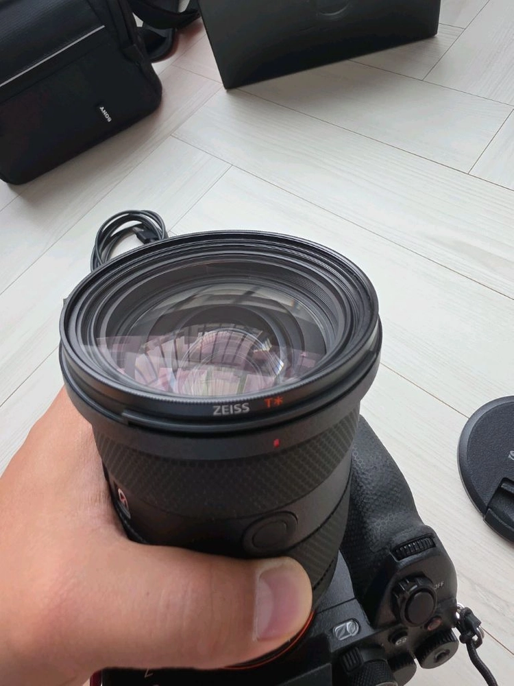 SONY A7M4 카메라 + 24-70mm F2.8 GM II 렌즈 이미지