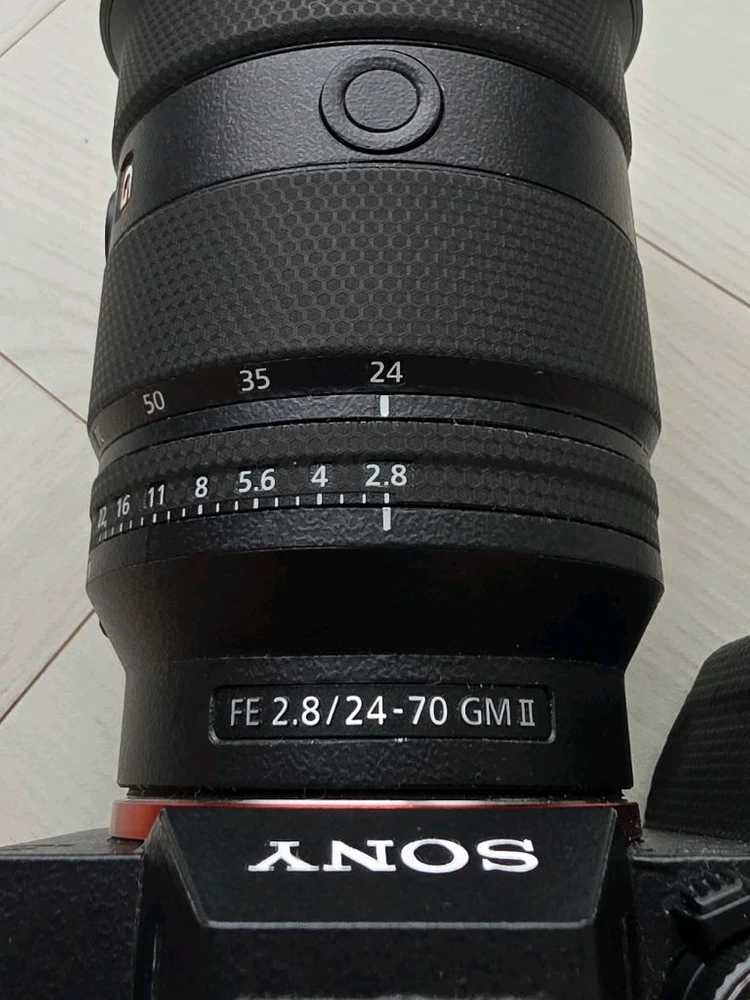 SONY A7M4 카메라 + 24-70mm F2.8 GM II 렌즈 이미지