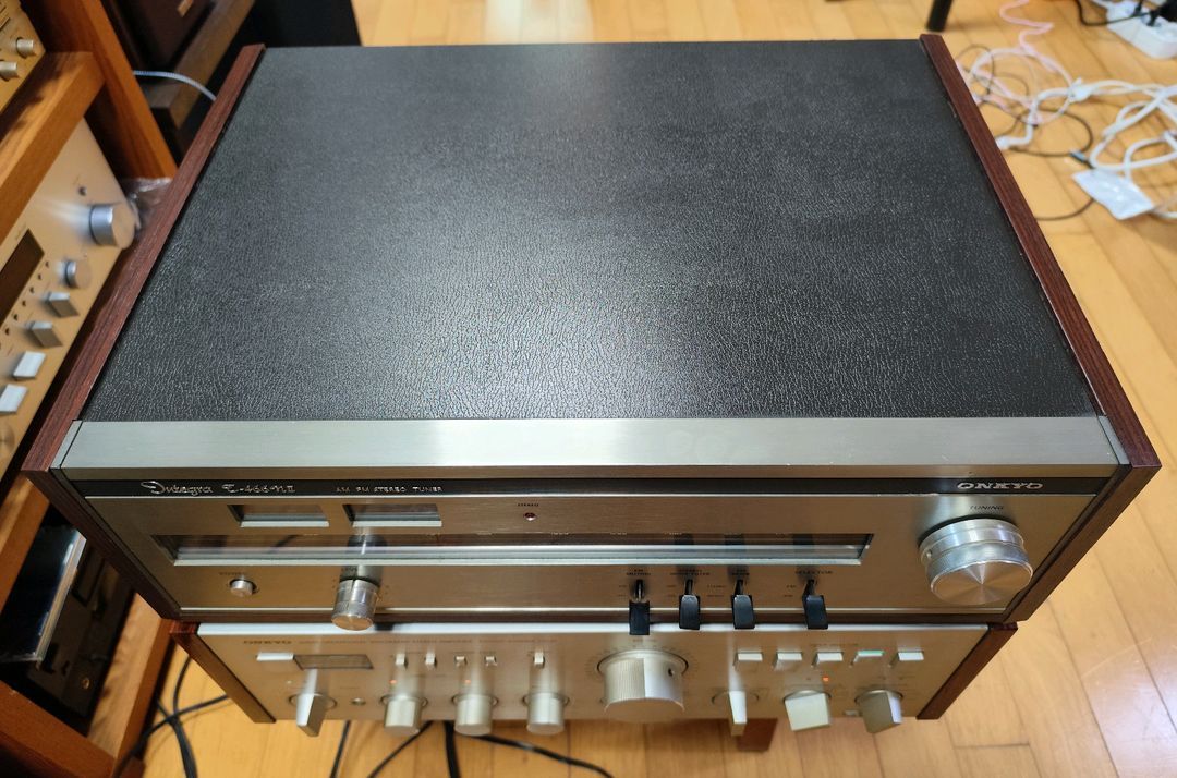 ONKYO Integra A-820GT 및 ONKYO Integra T-466NII 튜너 이미지
