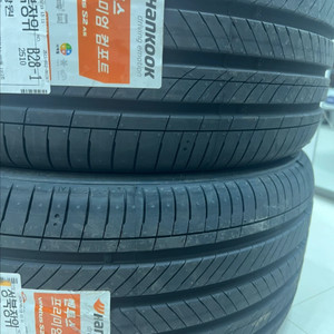 한국타이어 벤투스 S2 AS 245/40ZR19 타이어 이미지