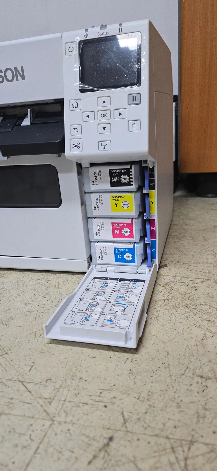 EPSON CW-C4040 컬러 라벨프린터 이미지