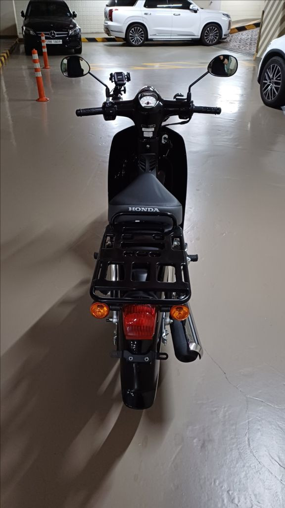 혼다 (무사고, 블랙) 슈퍼커브110 수퍼커브110 짧은 1,070km 주행거리 완벽한 상태 이미지