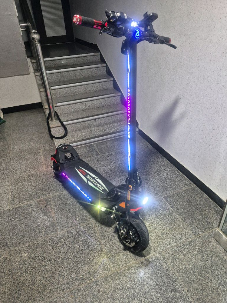 미니모터스 로보론 60v 25년식 전동킥보드 이미지