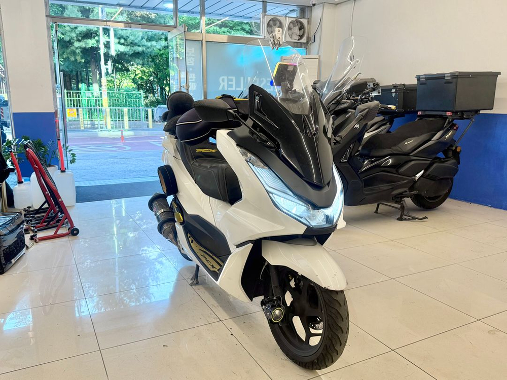 21년식 PCX125 / 47,XXXkm / 배달세팅완료 차량판매합니다 이미지
